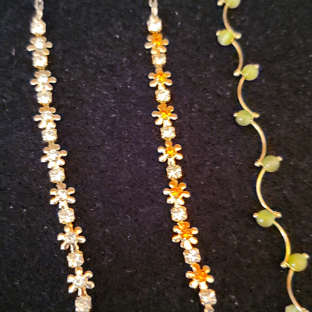 Lot AVON Anklets